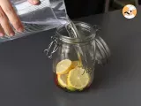 Etape 4 - Eau aromatisée maison au citron, basilic et framboise