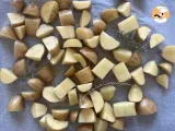 Etape 4 - Pommes de terre rôties au four, la recette classique et inratable