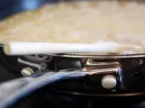 Etape 3 - Risotto façon fondue savoyarde et sa tuile croustillante au gruyère pimenté