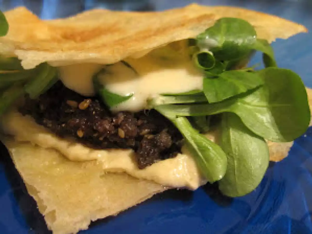 Agneau grillé au zaatar, pain libanais à la sauce shoarma