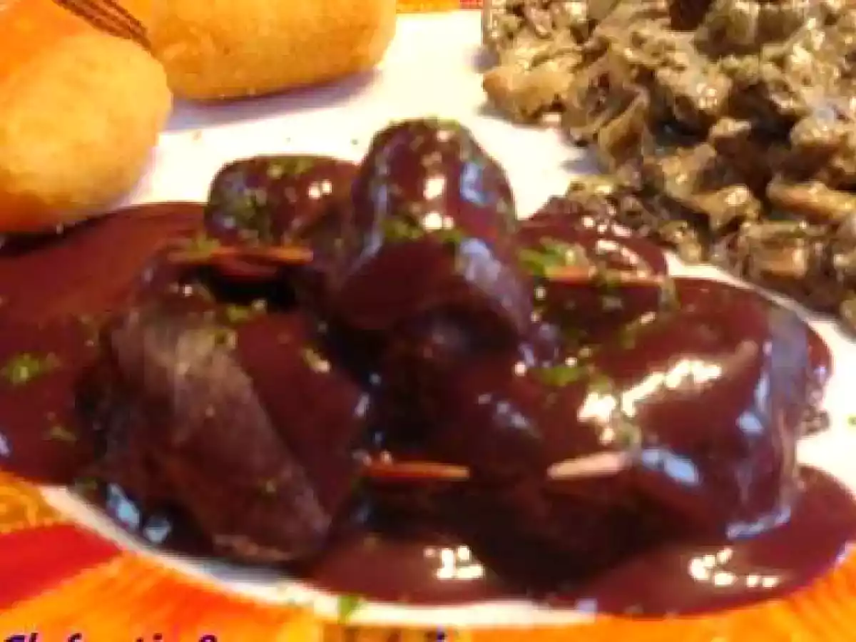 Aiguillettes de biche sauce au vin