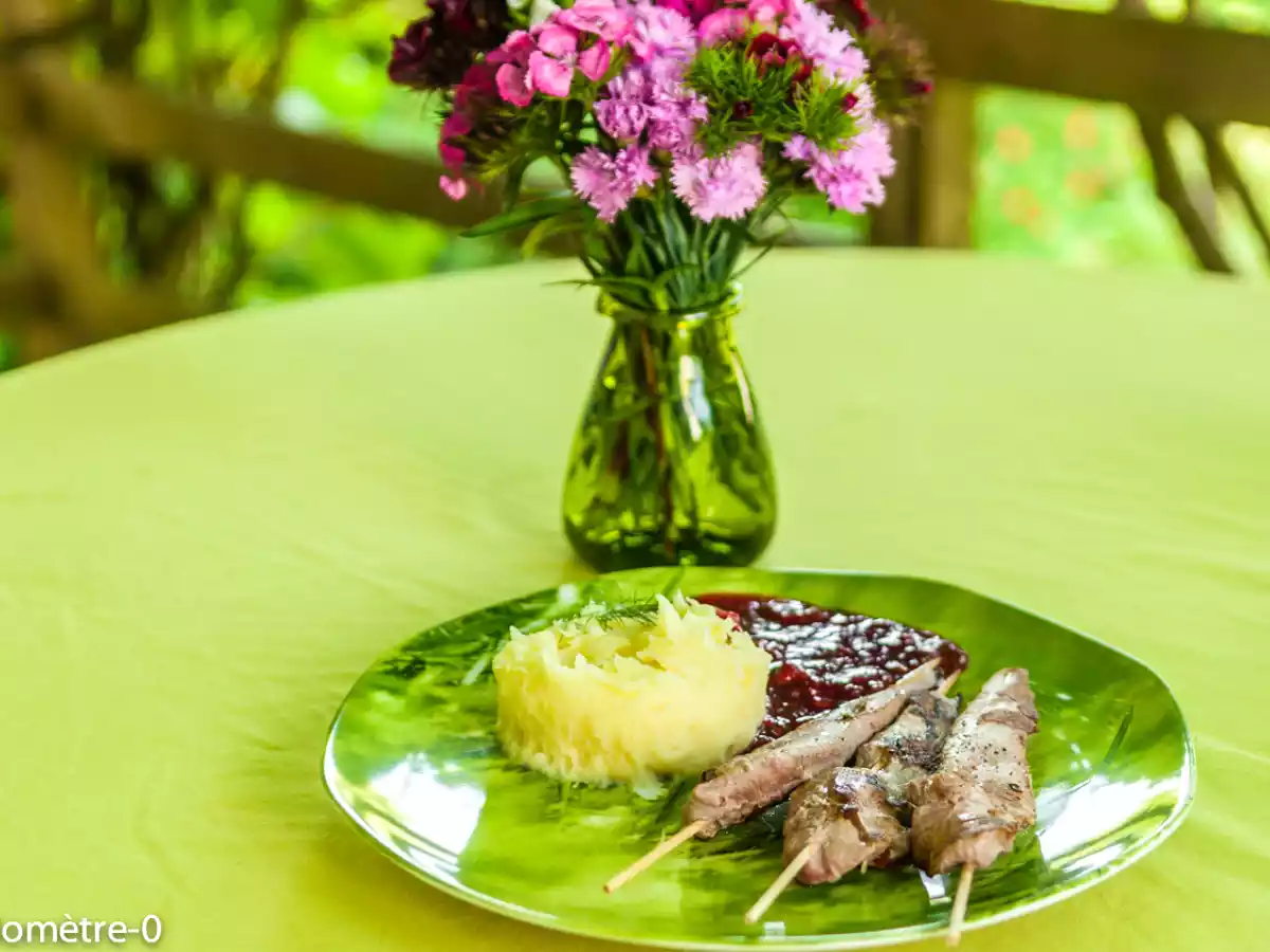 Aiguillettes de canard sauce au vin et aux framboises