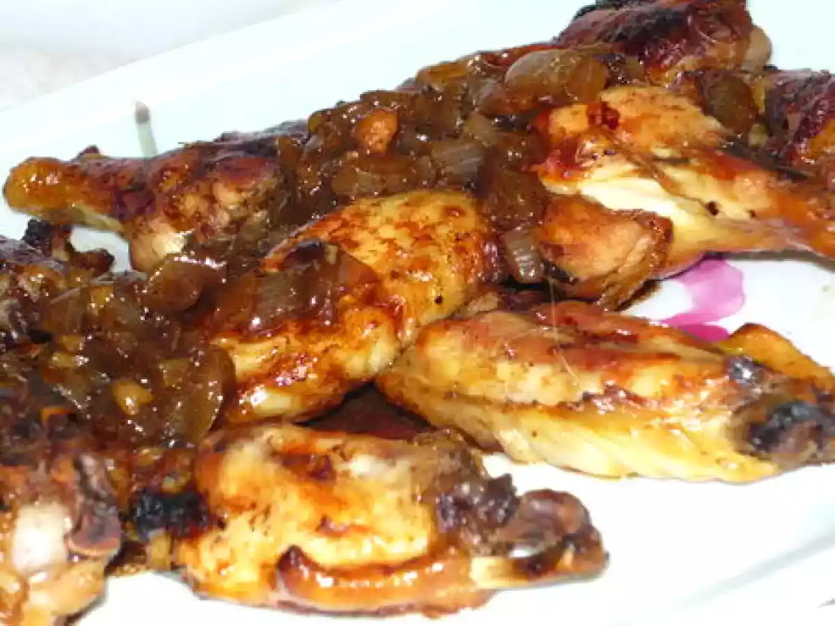 Ailes de poulet au Coca, gingembre et oignons