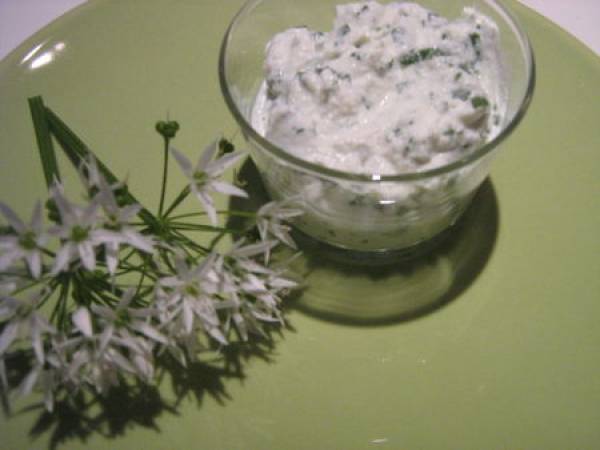 Amuse Bouche A L Ail Des Ours Recette Ptitchef