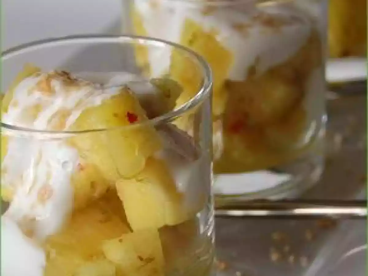 Ananas, citron vert et poivre rose, garniture à l'érable