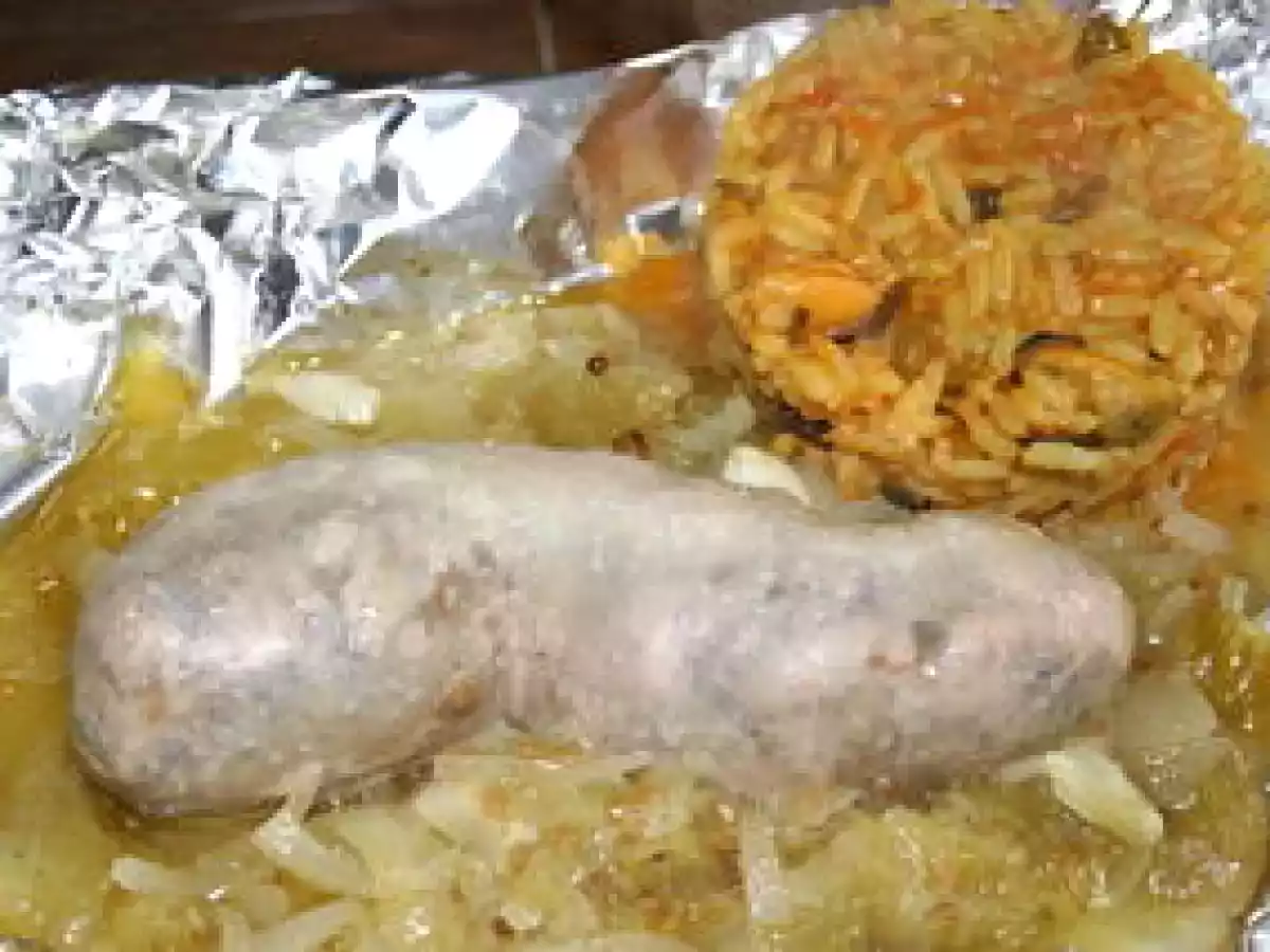 Andouillette en papillote sur lit de tomate
