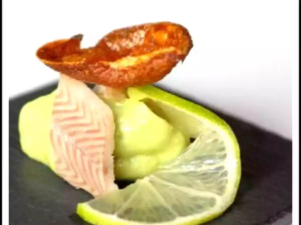 Anguille fumée et purée d?avocat au citron vert, en amuse-bouche