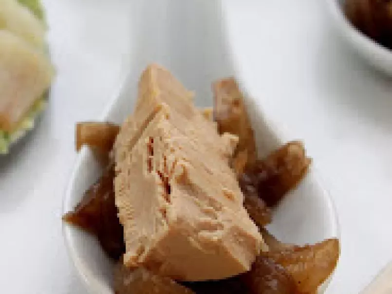 Apéro gourmand : Cuillères au foie gras et oignons confits au vinaigre balsamique