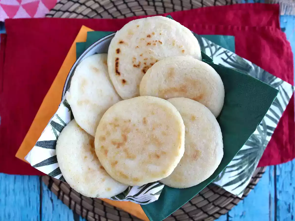 Arepas vénézueliens, petits pains sans gluten avec seulement 3 ingrédients - photo 3