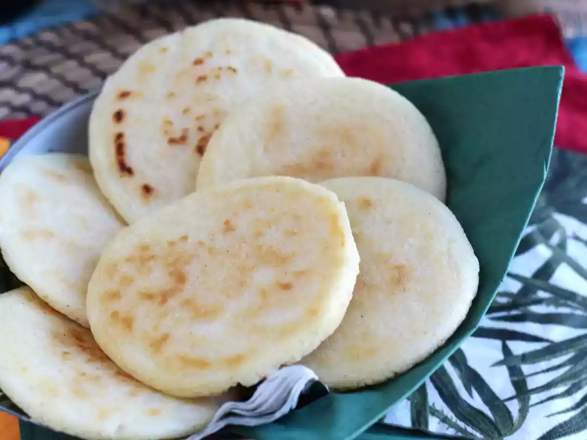 Arepas vénézueliens, petits pains sans gluten avec seulement 3 ingrédients - photo 4