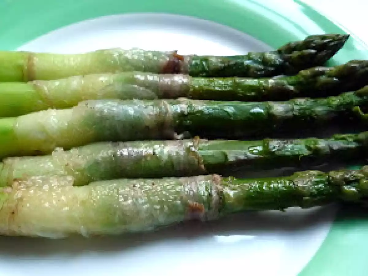 Asparagi con lardi di Colonnata