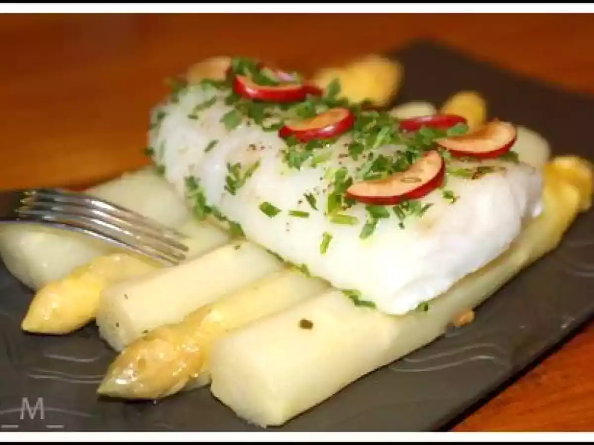 Asperges des Landes pour changer et cabillaud cuit « à la Norvégienne »