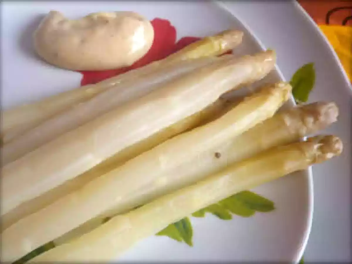 Asperges et Mayonnaise Mousseline