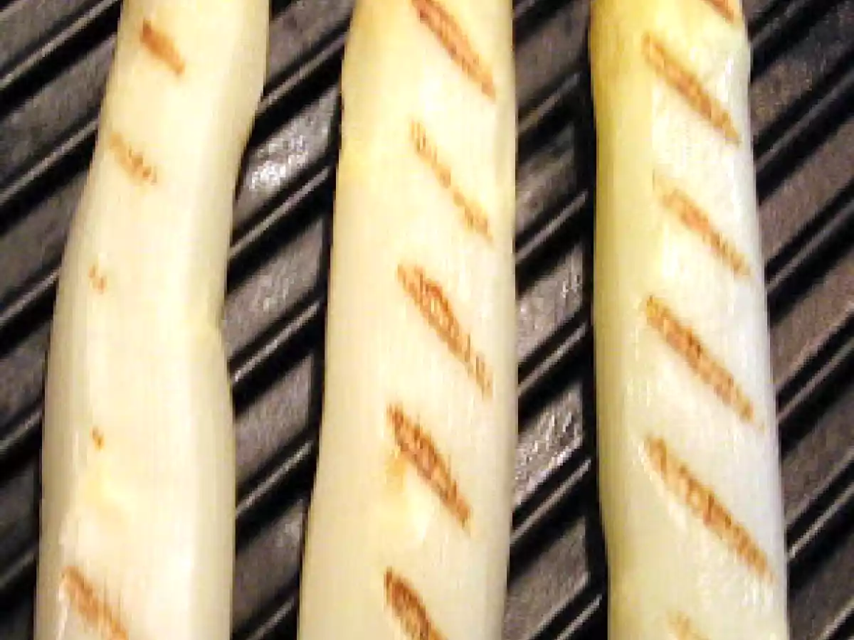 Asperges grillées avec espuma de Parmesan - Gegrillter Spargel mit Parmesan-Espuma - photo 3