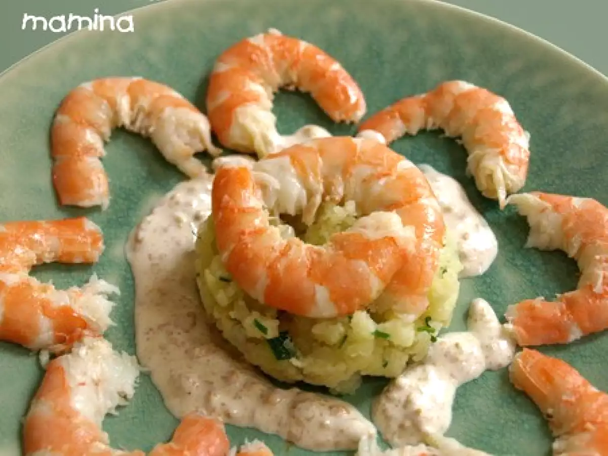 Assiette de crevettes sauce au cacahuètes à l'écrasée de pommes de terre - photo 2