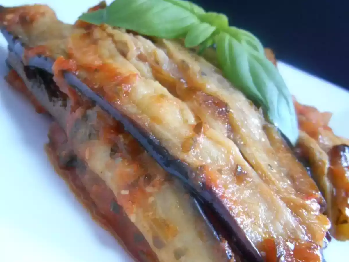 AUBERGINES ALLA PARMIGIANA (JAMIE OLIVER )