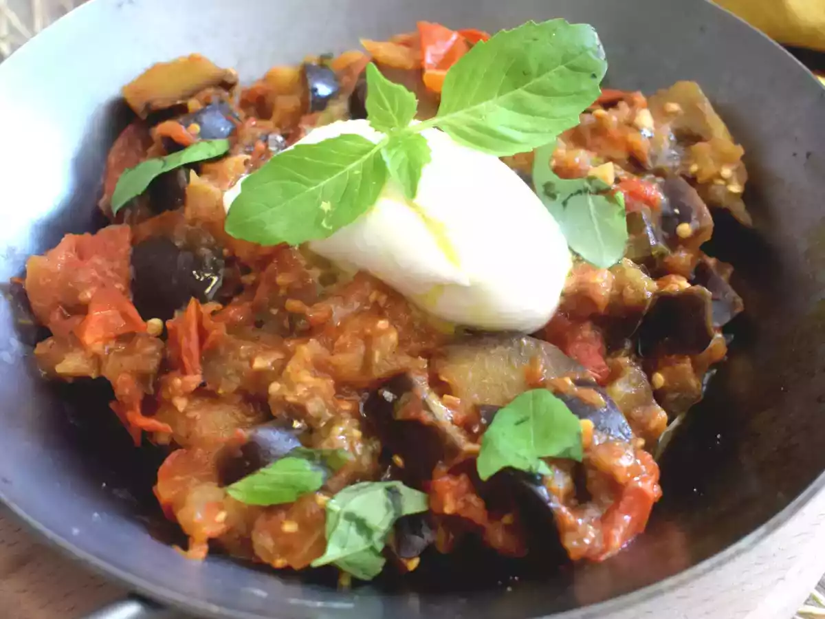 Aubergines aux tomates fraîches et à la mozzarella