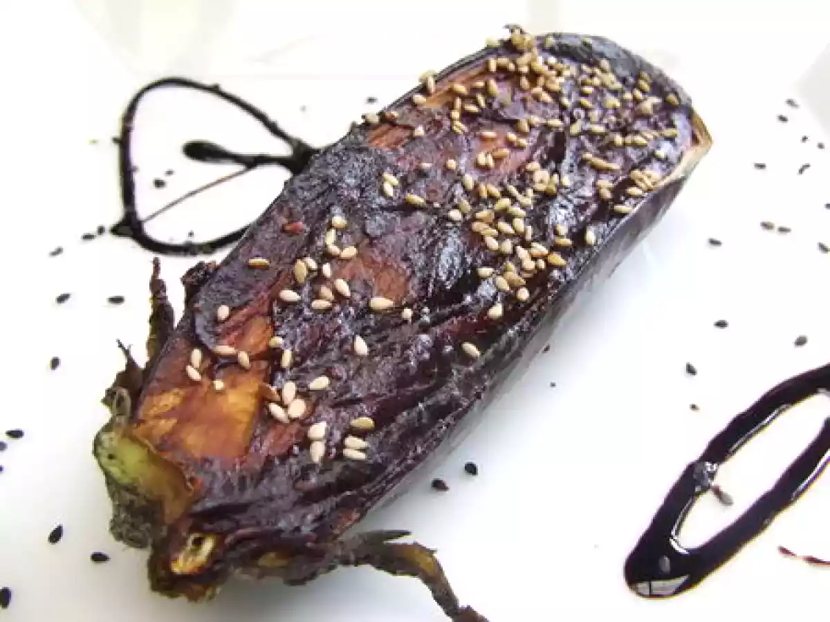 Aubergines caramélisées au miso & sésame