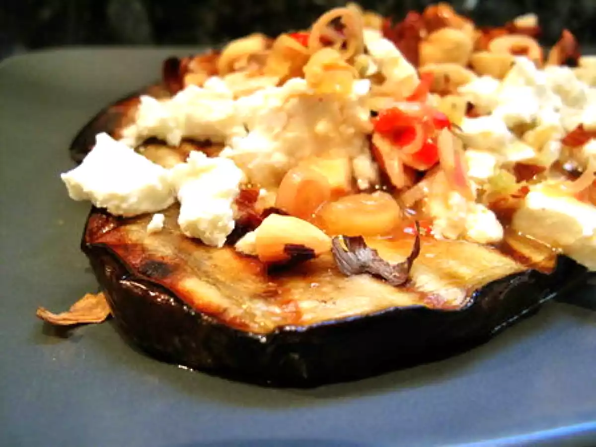Aubergines la féta, noisettes et citronnelle des frêres Delacourcelle