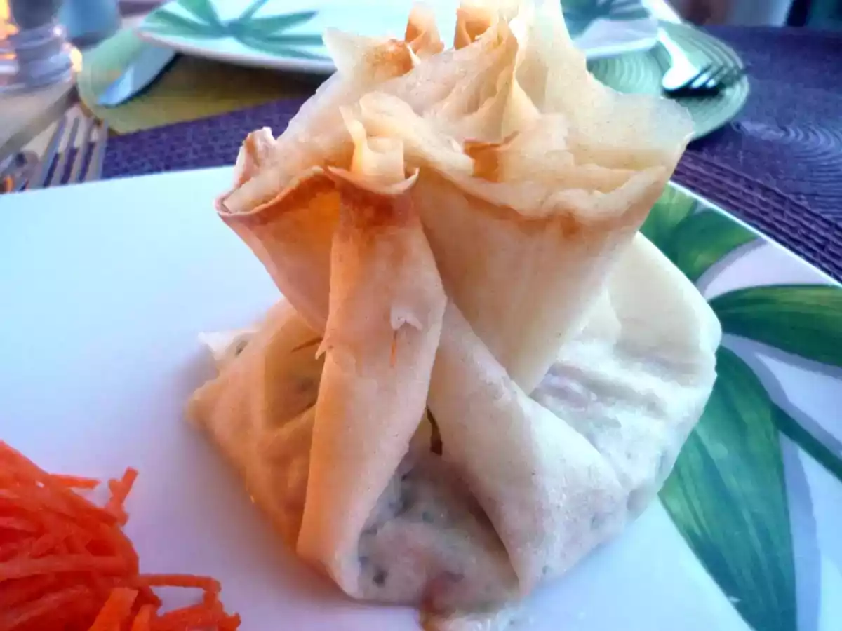 Aumonière au saumon fumé et herbes fraîches