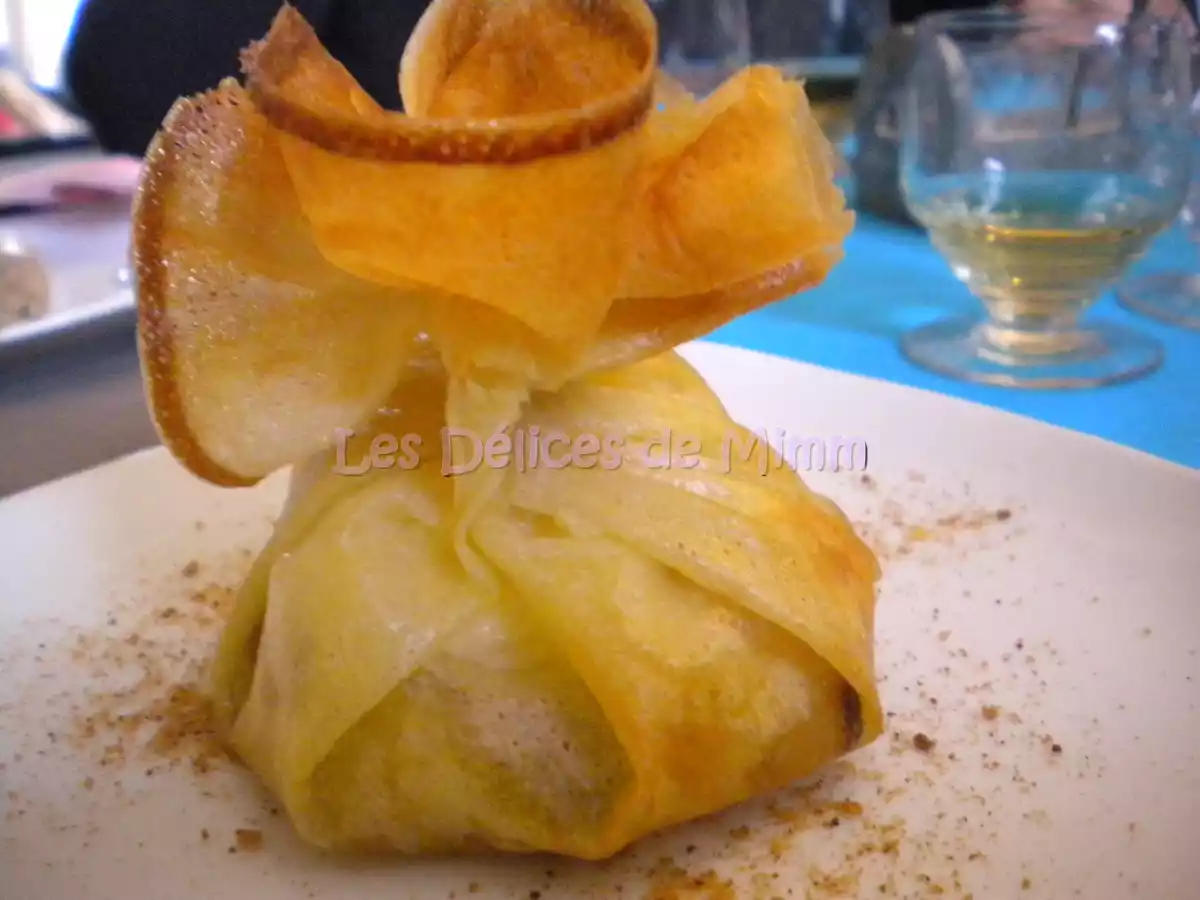 Aumônière de chèvre, pommes caramélisées, miel et pain dépices - photo 2