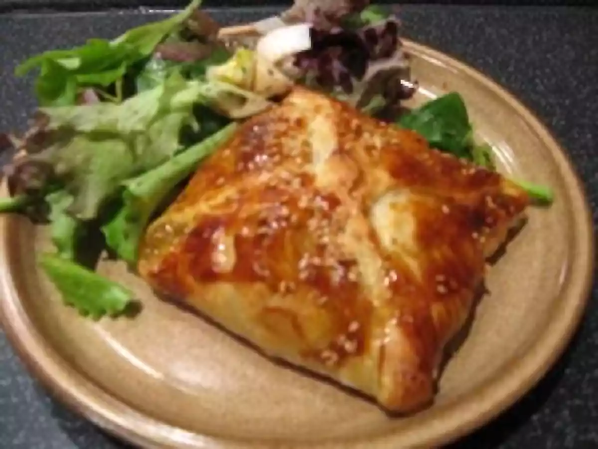 Aumonière de pommes au curry, chèvre frais au thym.