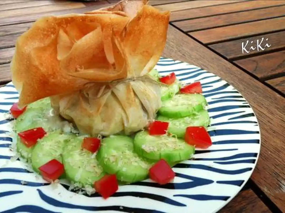 AUMÔNiERE ROQUEFORT, POMME ET NOiX