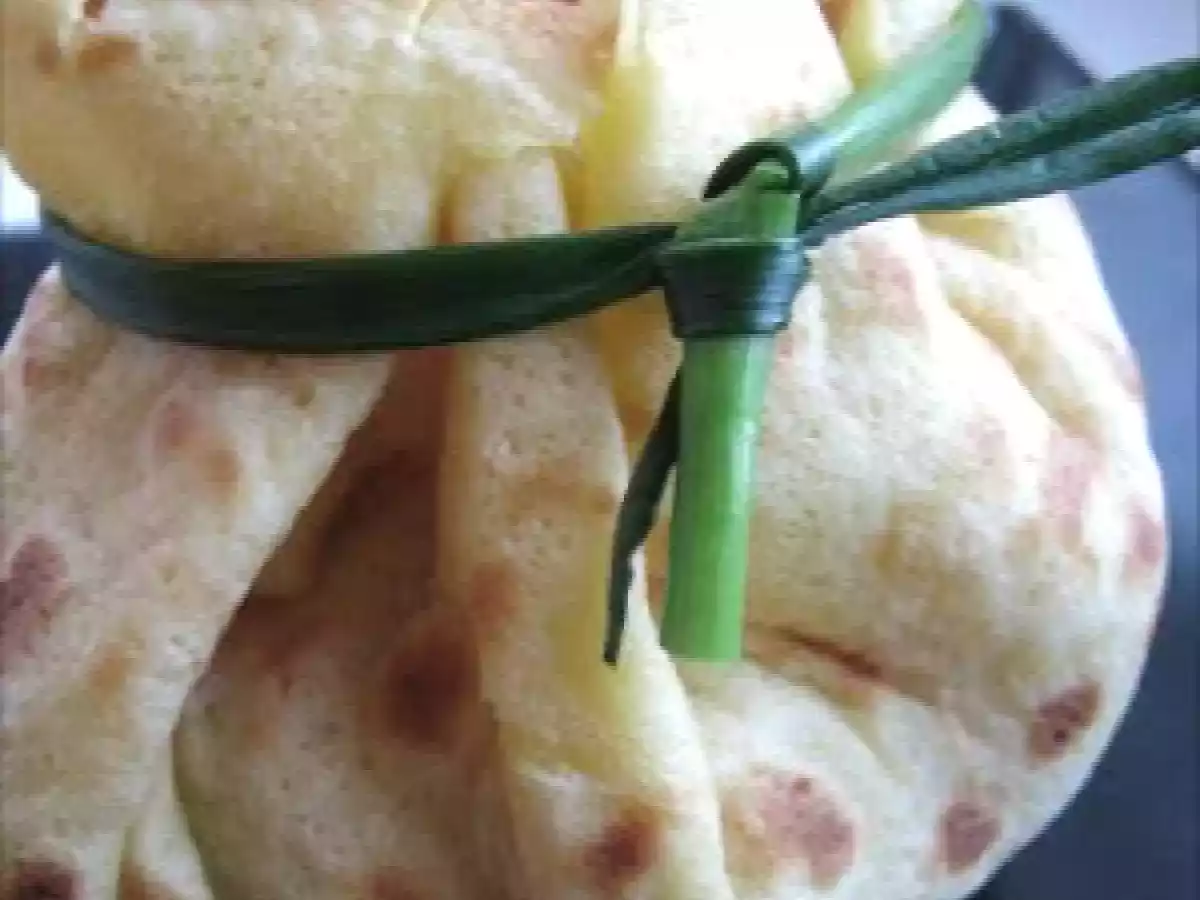 Aumonières de crêpes salées, poulet & pommes au curry