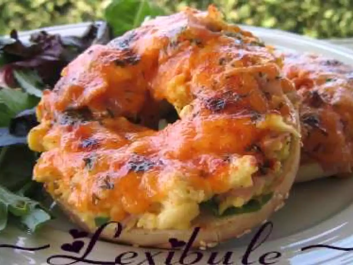 Bagels gratinés aux oeufs et jambon - photo 2