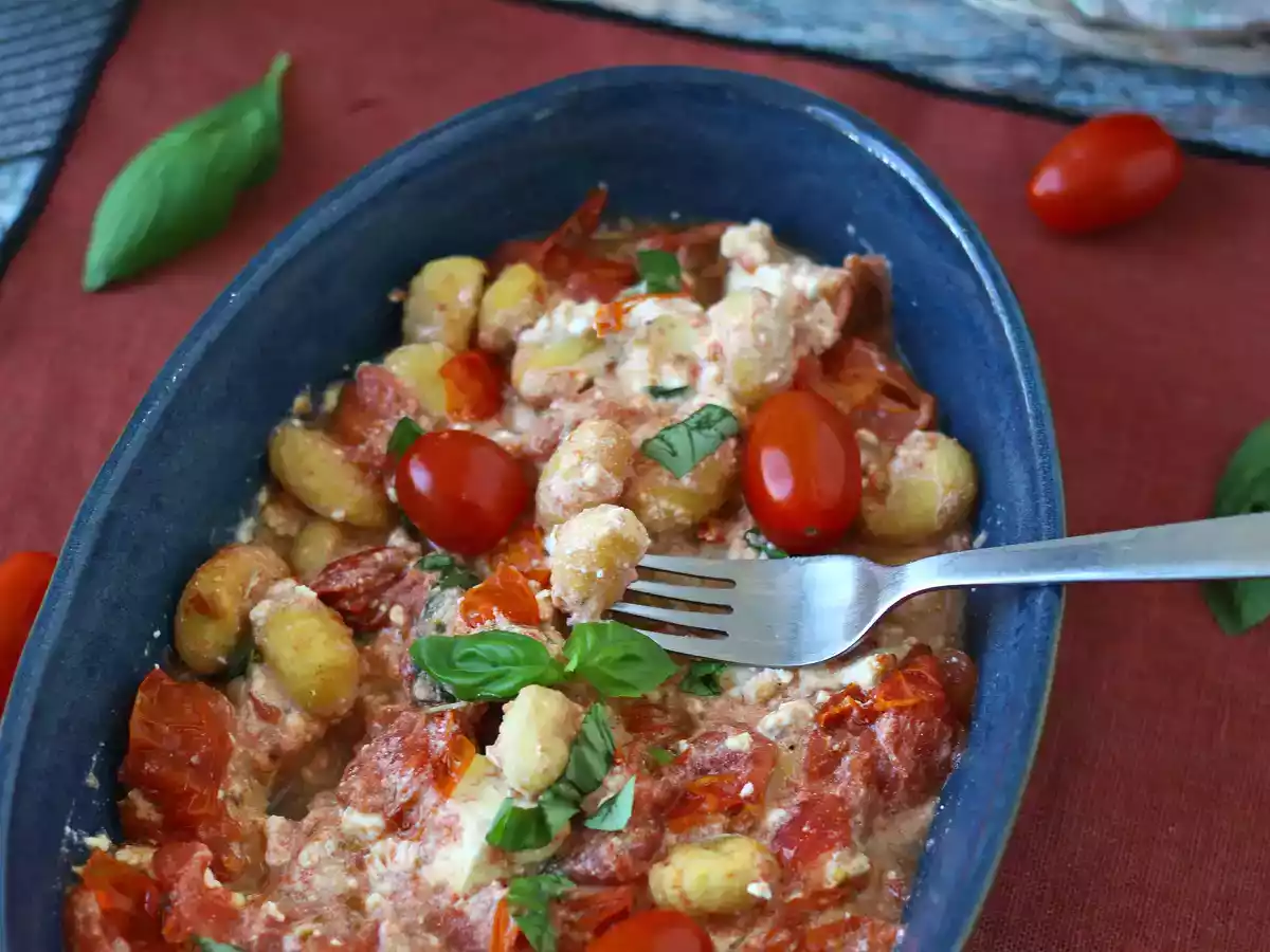 Baked feta gnocchi au Airfryer, le plat hyper rapide à préparer aux tomates cerise et feta! - photo 2