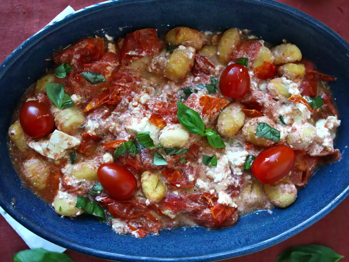 Baked feta gnocchi au Airfryer, le plat hyper rapide à préparer aux tomates cerise et feta! - photo 3