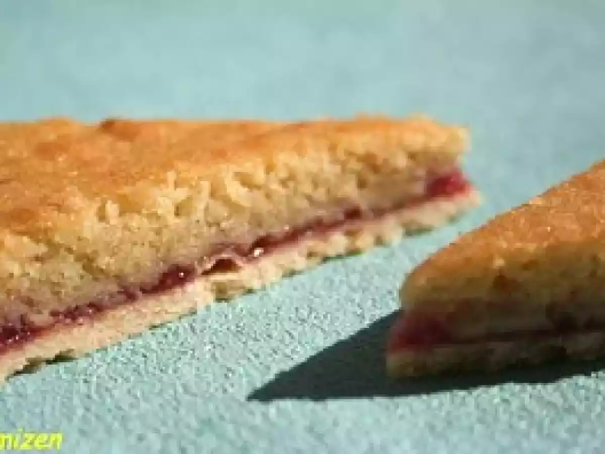 Bakewell tart ou tarte à la crème d'amandes et confiture de framboises - photo 3