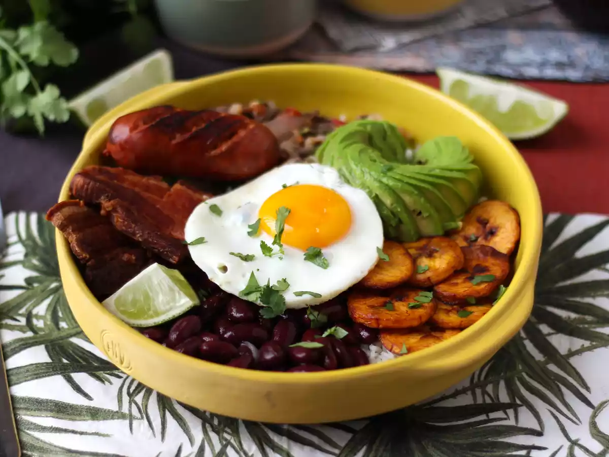 Bandeja Paisa, le plat colombien plein de saveurs et de tradition
