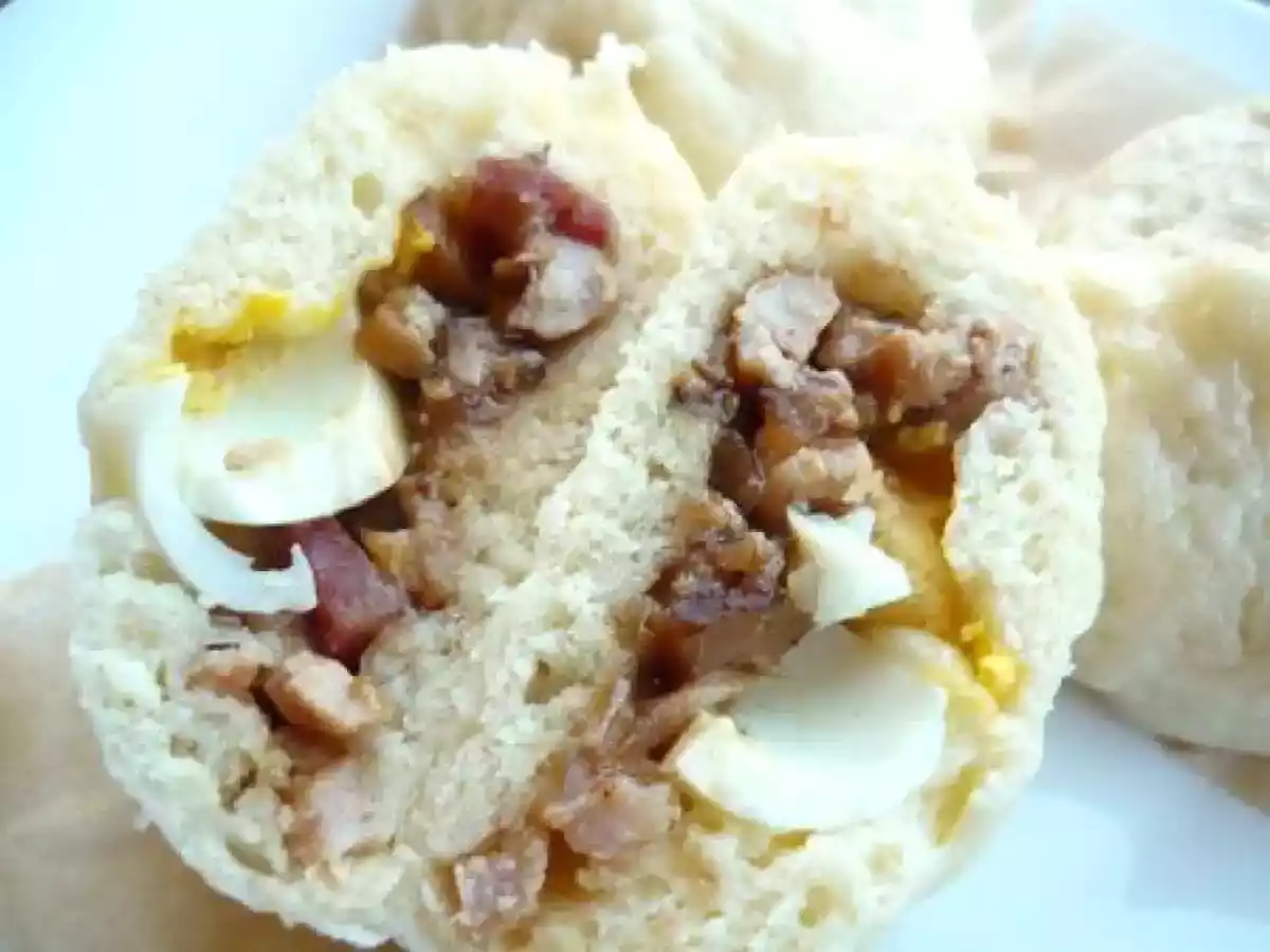 Banh bao au porc et shiitakés sauce hoisin