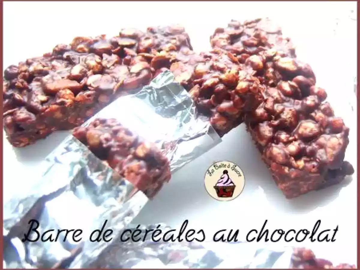 Barre de céréales au chocolat et fruits secs