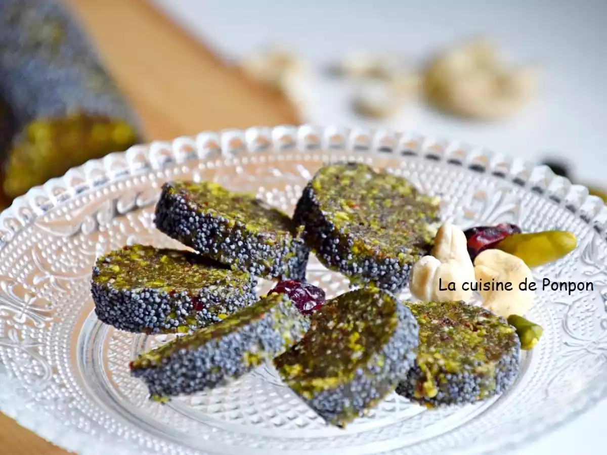 Barre énergétique dattes, pistaches, noix de cajou, cranberries, spiruline - vegan
