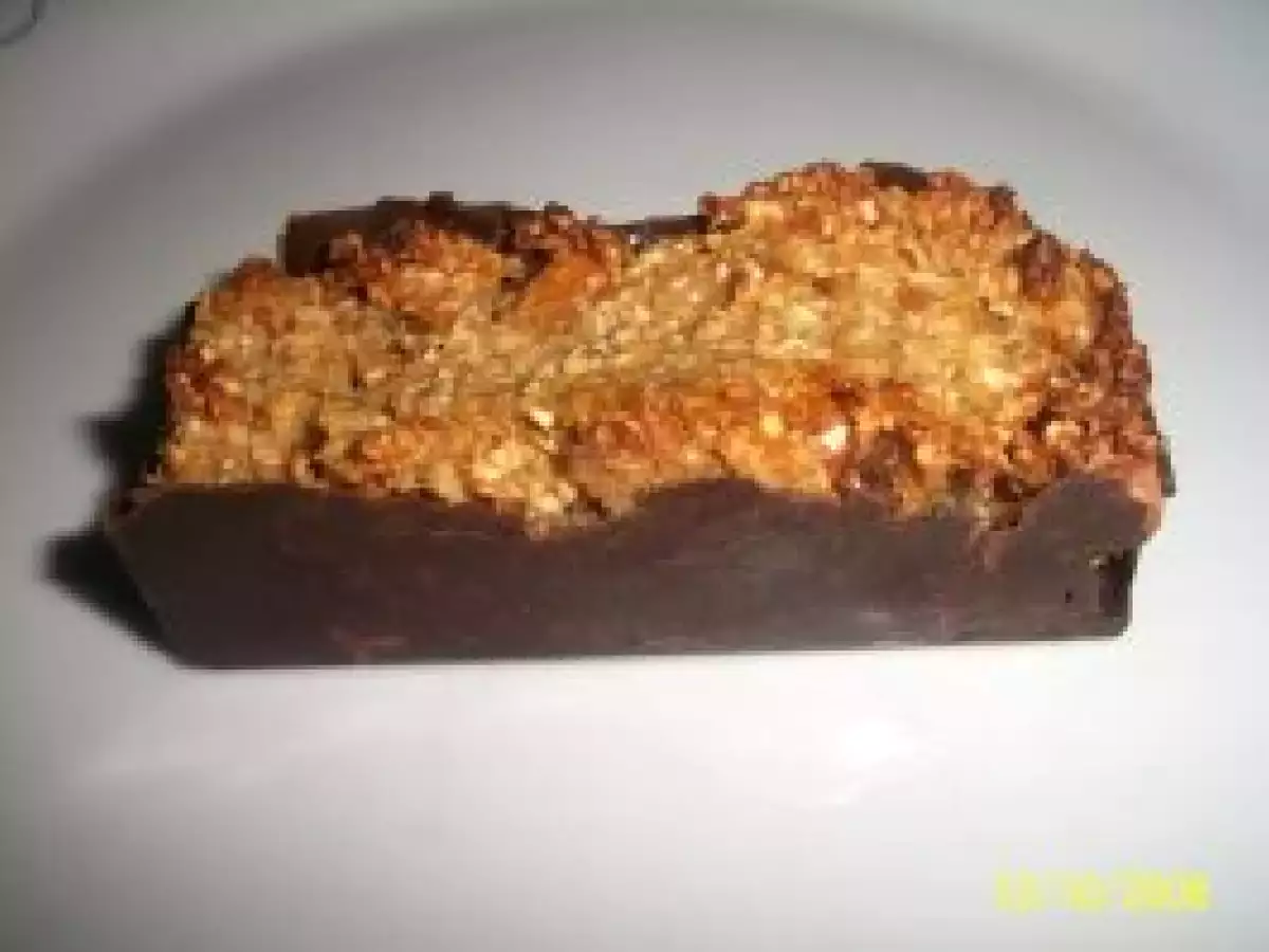 Barres de son d'avoine à la crème de banane et ses cacahuètes caramélisées