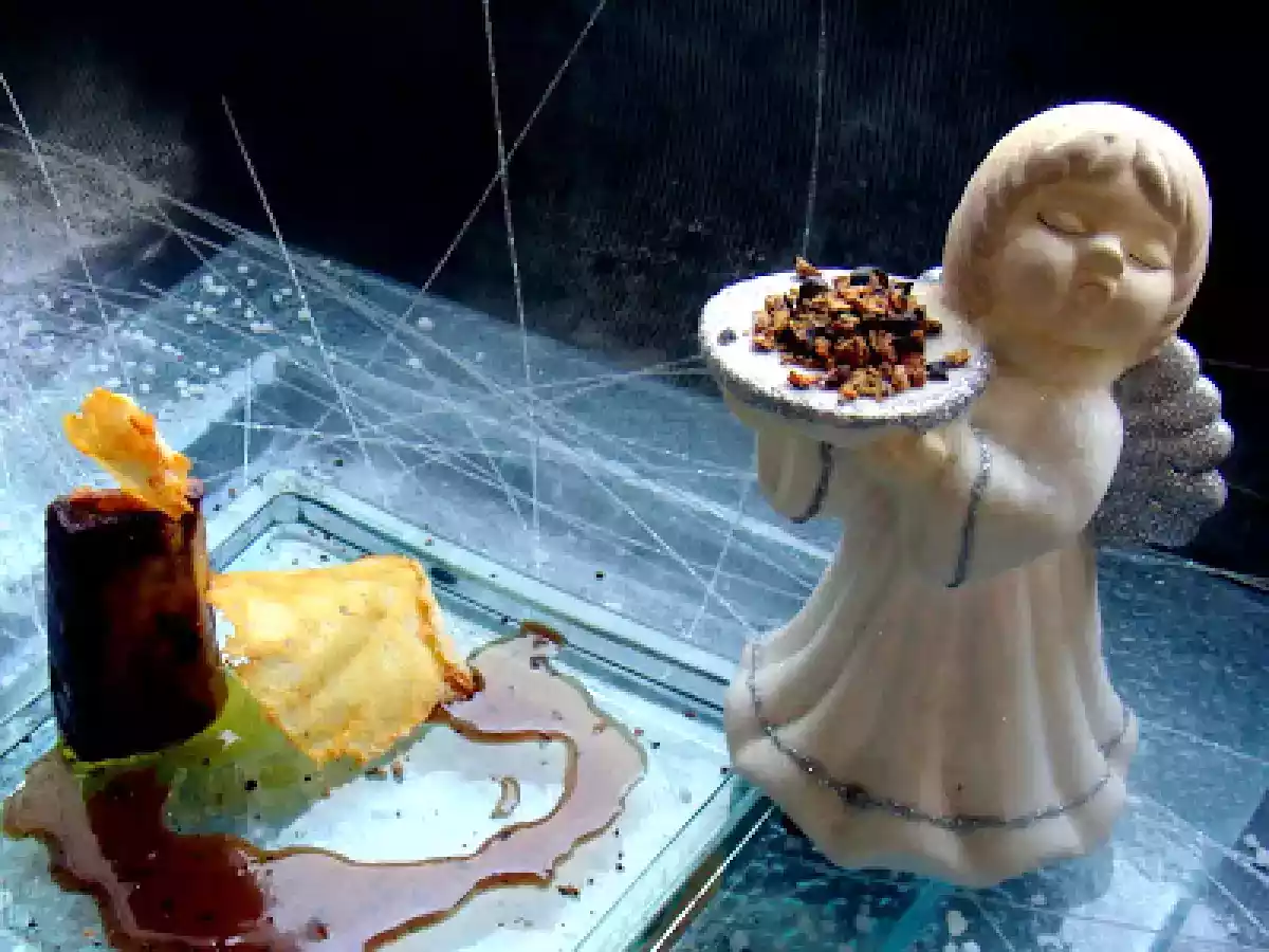 Bâton de foie gras, tuile de parmesan, poivre de séchouan