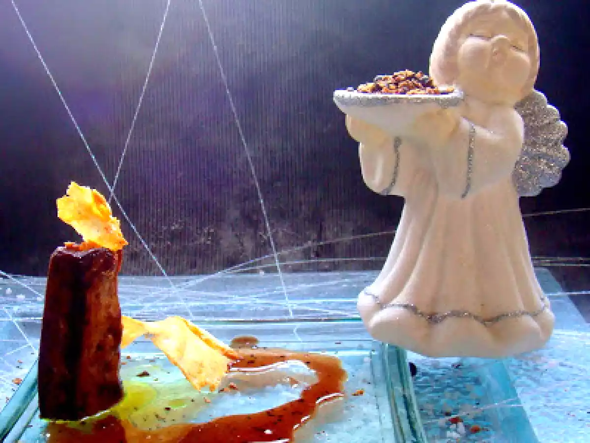 Bâton de foie gras, tuile de parmesan, poivre de séchouan - photo 2