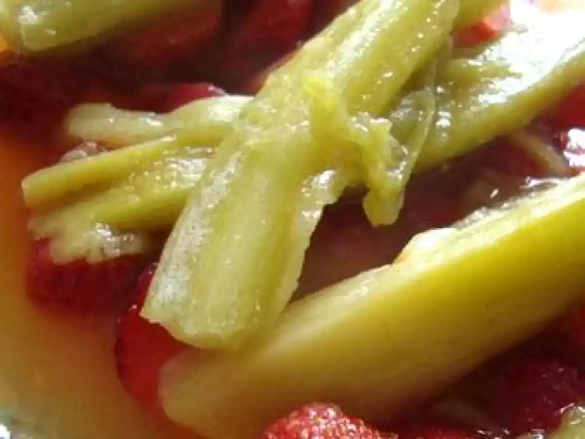 BATONS DE RHUBARBE CONFITE A LA FRAISE, JUS D'ORANGE - photo 2