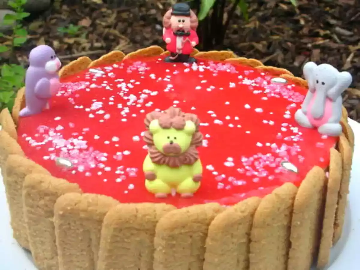 Bavarois à la Fraise sur Biscuits Roses de Reims