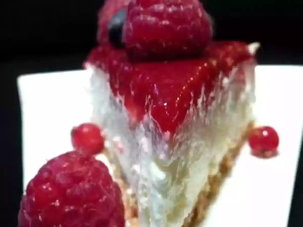 Bavarois au miroir de framboises et fruits rouges. - photo 3