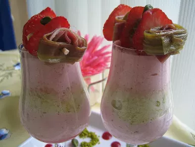 Bavarois bicolores fraises-rhubarbe!!!