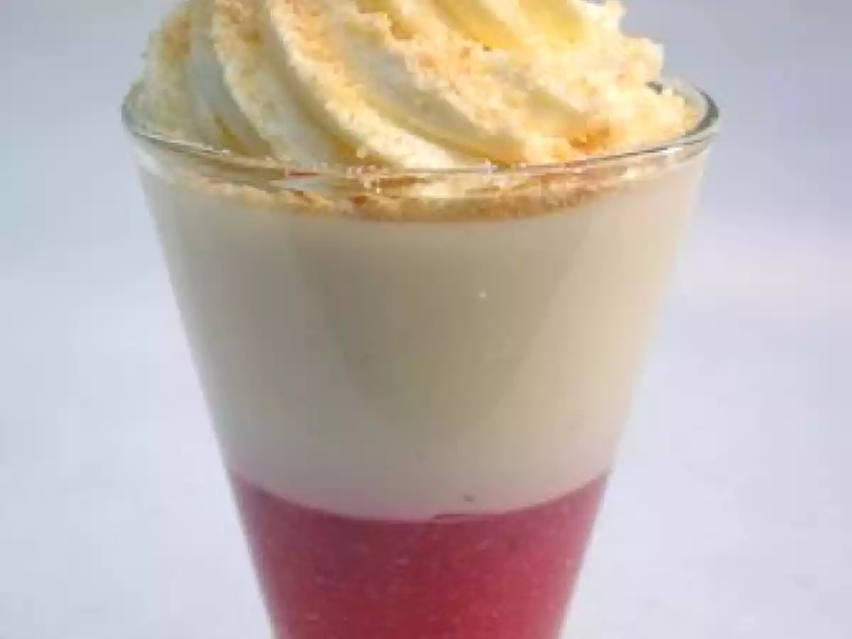 Bavarois Coco sur Coulis de Fraises en Verrine - photo 3