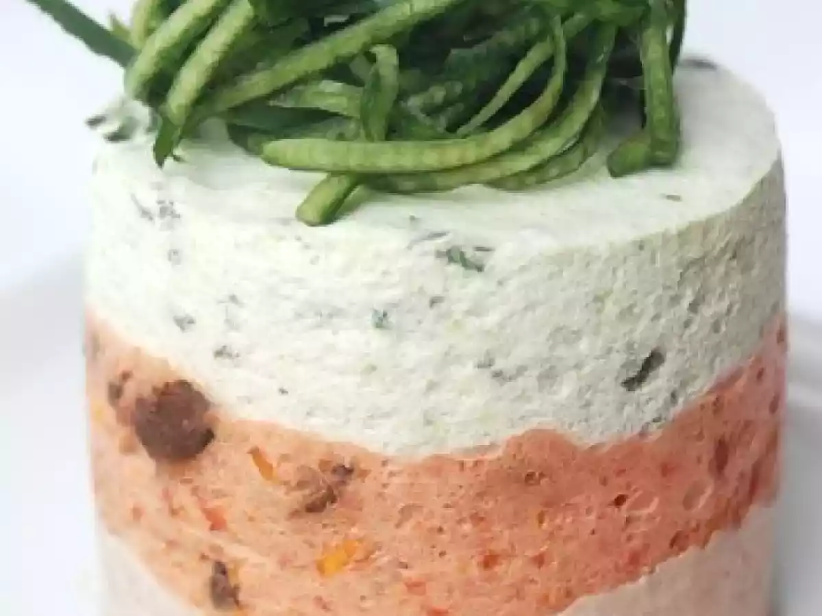 Bavarois concombre/citron confit, thon/salicornes/tomates