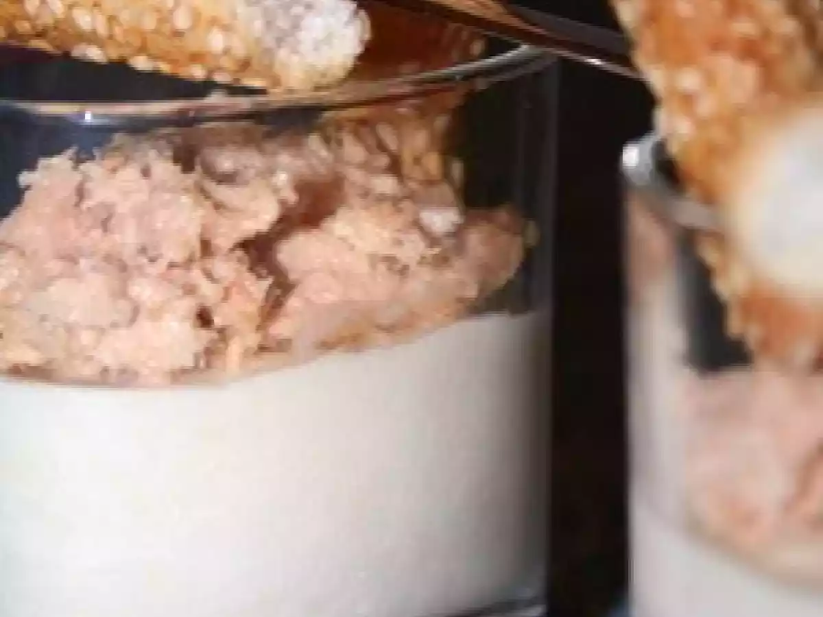 Bavarois d'asperges et ses rillettes de saumon en verrine