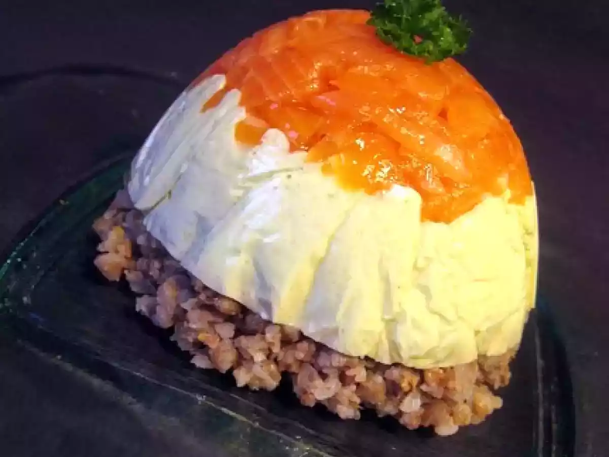 Bavarois d'avocat épicé au saumon fumé et kasha