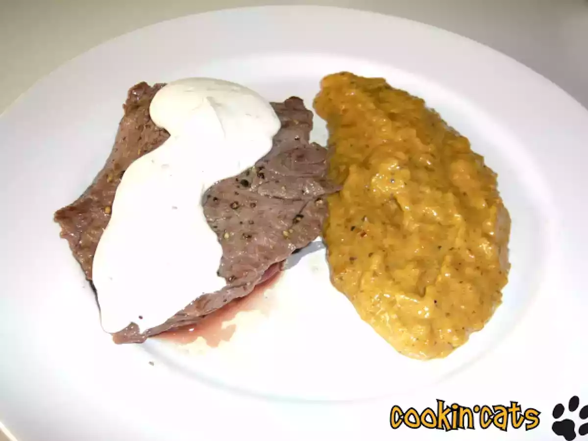 BAVETTE SUR SAUCE AU CHEVRE ET SA PUREE DE POIVRONS