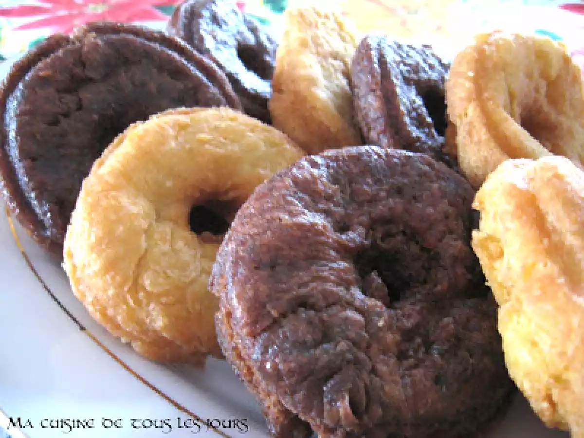 Beignes au chocolat glacé au miel