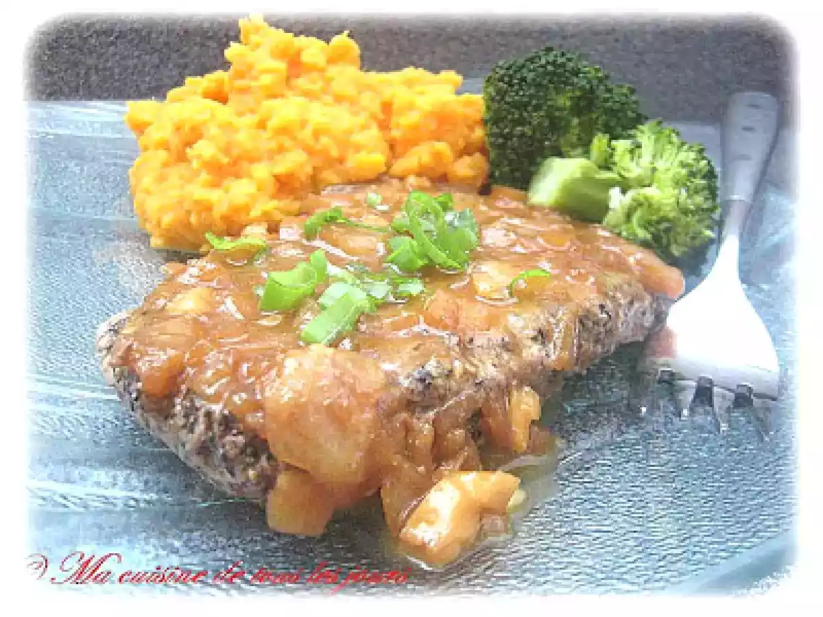 Biftecks au poivre, purée de patates douces et sauce au gingembre